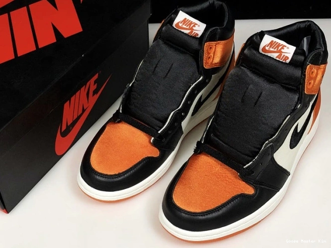 Jordan Shattered Satin Retro AV3725-010 Womens Air 1 Backboard 0810